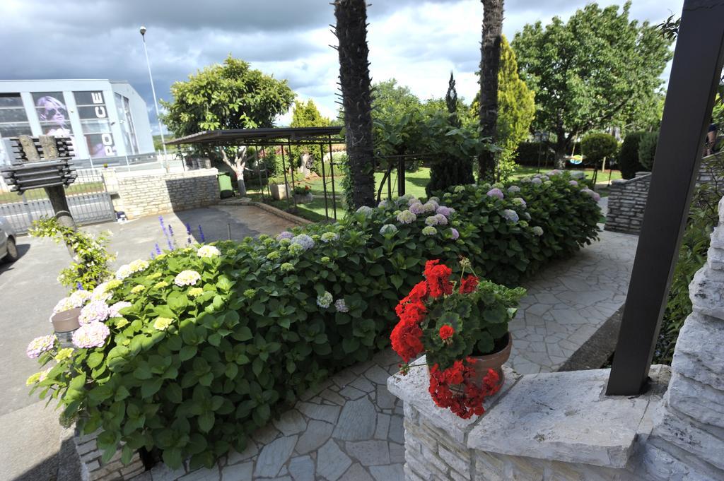 Apartmani Villa Otilija Poreč Eksteriør billede